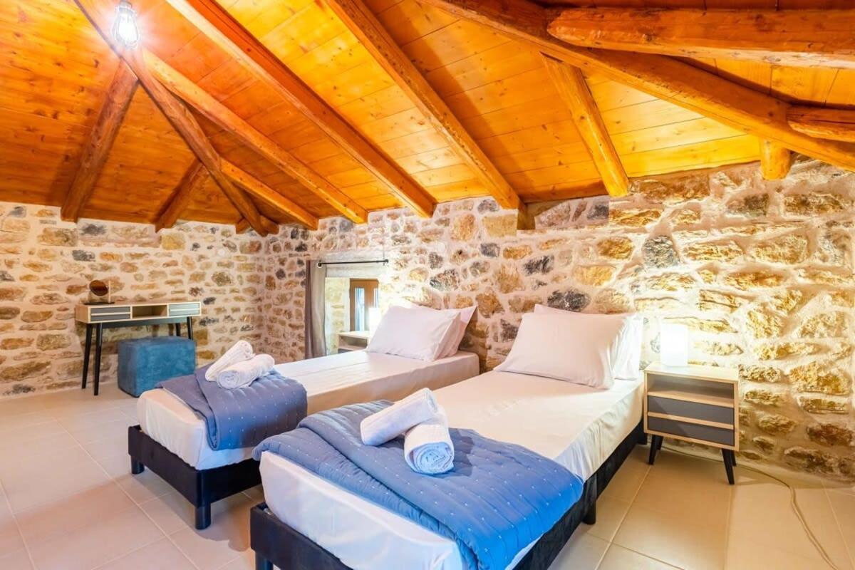Mantineia Stone Villa-An Ethereal Getaway Megali Mantineia Exterior foto